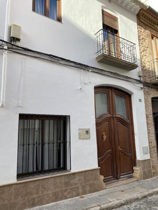 Maison Traditionnelle- 190 M Carre- Jusqu A 8 Pers- Place Ideale Centre Ville Oliva Exterior photo